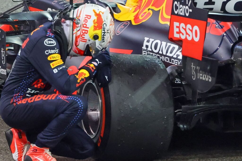 Conviértete en Piloto Profesional: Todo sobre la Licencia para Fórmula 1 1 conviertete en piloto profesional todo sobre la licencia para formula 1 1
