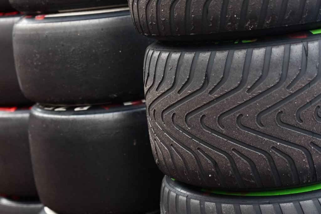 Llantas de Fórmula 1: Tecnología y Rendimiento en la Pista 1 llantas de formula 1 tecnologia y rendimiento en la pista