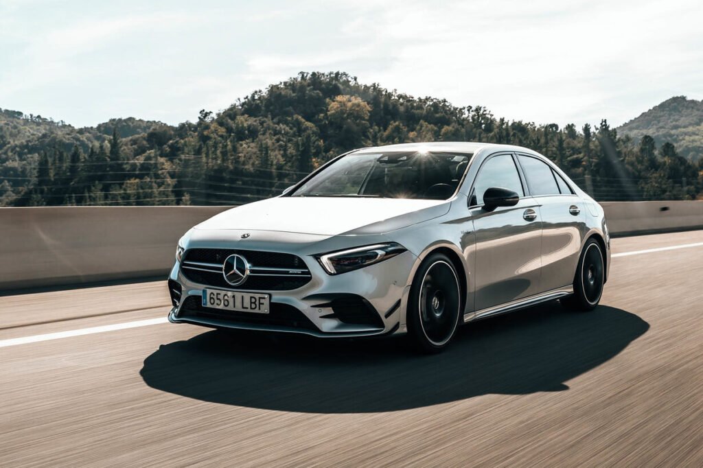 Mercedes AMG A35 4MATIC: Poder Compacto y Elegante 1 mercedes amg a35 4matic poder compacto y elegante