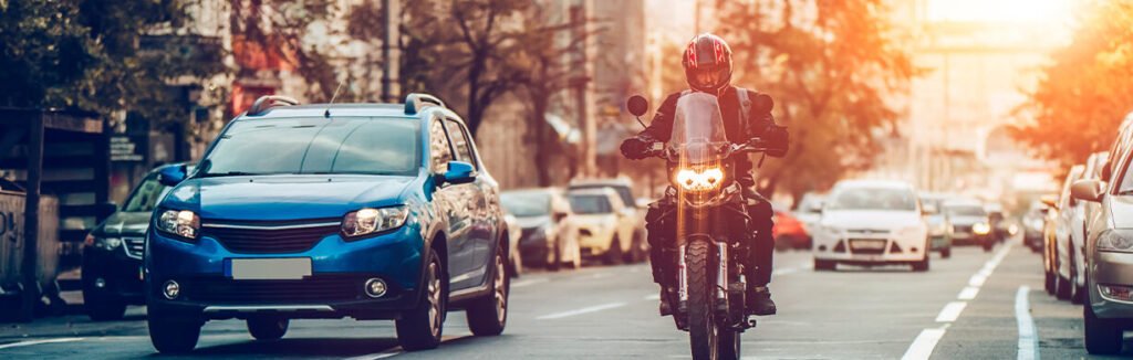 Moto vs Coche: ¿Cuál es la opción más adecuada? 1 moto vs coche cual es la opcion mas adecuada