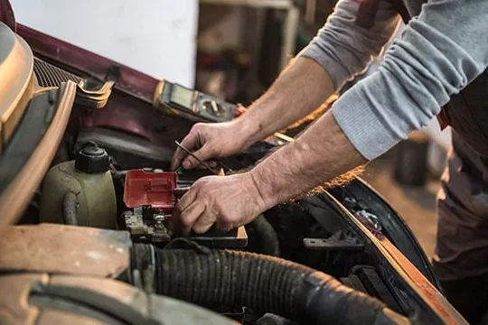 Solucionando Problemas Frecuentes de la Batería Automotriz 1 solucionando problemas frecuentes de la bateria automotriz